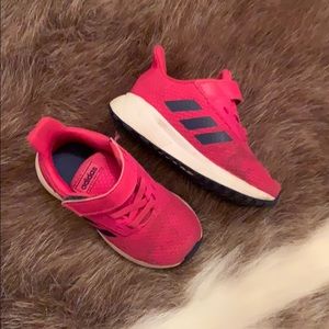 Adidas toddler shoe size 7